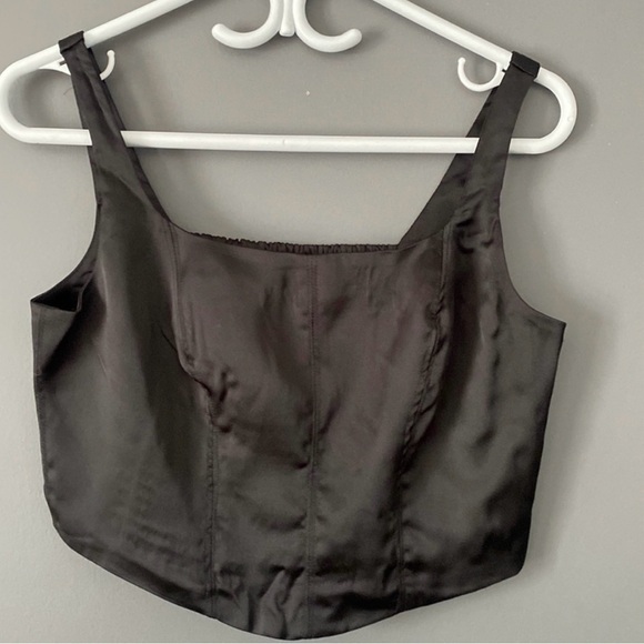 HOUSE OF HARLOW 1960 - Women's Satin Like Black Crop Top Size Medium New - Picture 1 of 7